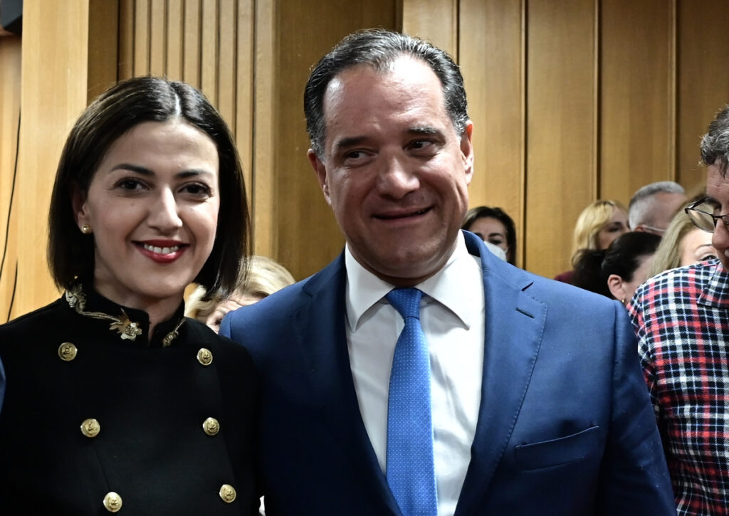 Το πρώτο καρφί του Άδωνι στην Αγαπηδάκη