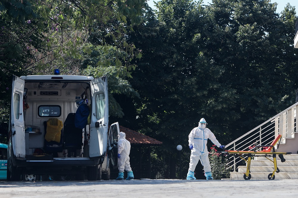 Κρούσματα σήμερα 12/8: Συναγερμός σε Θεσσαλονίκη και Θεσσαλία, η ανακοίνωση του ΕΟΔΥ