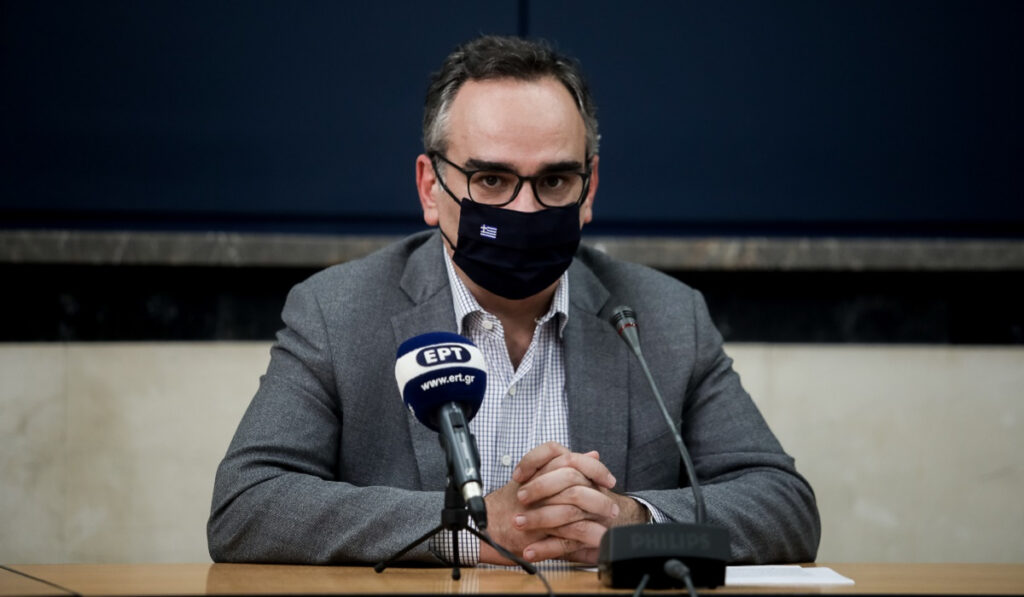 Κοντοζαμάνης σε ανεμβολίαστους γιατρούς: Ο νόμος θα εφαρμοστεί