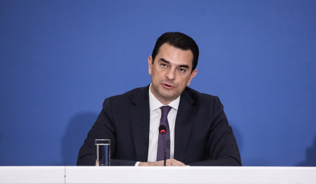 Σκρέκας: Στα 500 εκατ. ευρώ το όφελος από τις ανανεώσιμες πηγές ενέργειας εφέτος