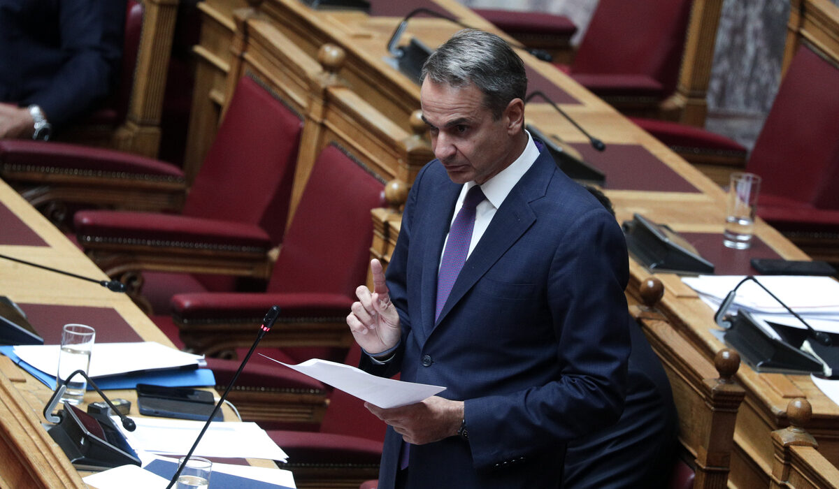 Επίθεση Μητσοτάκη σε Βελόπουλο και Κωνσταντοπούλου