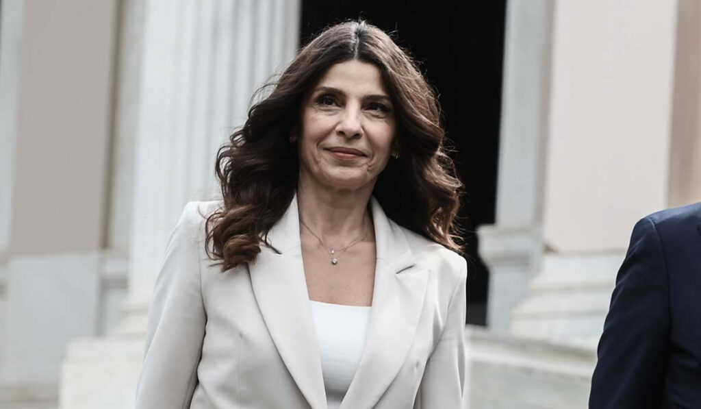 Παραιτείται ο Όθων Ηλιόπουλος – Στη Βουλή η Πόπη Τσαπανίδου