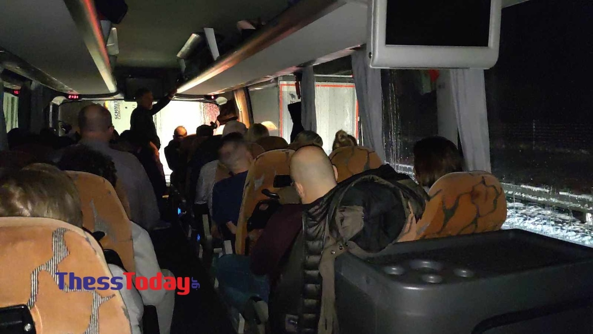 «Γολγοθάς» για 100 Θεσσαλονικείς στον δρόμο προς τη Βιέννη – Το πούλμαν τους εγκλωβίστηκε από τη χιονοθύελλα (βίντεο)