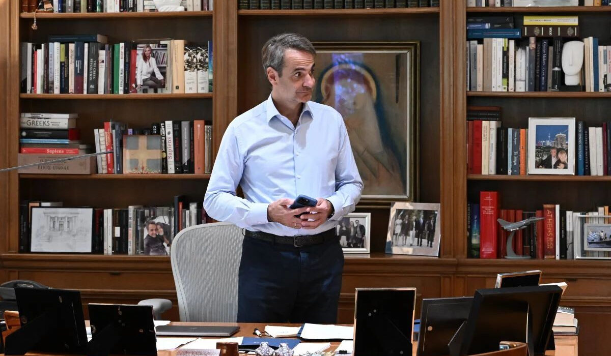 Κίτρινες κάρτες από Κυριάκο σε δυο υπουργούς και έναν υφυπουργό