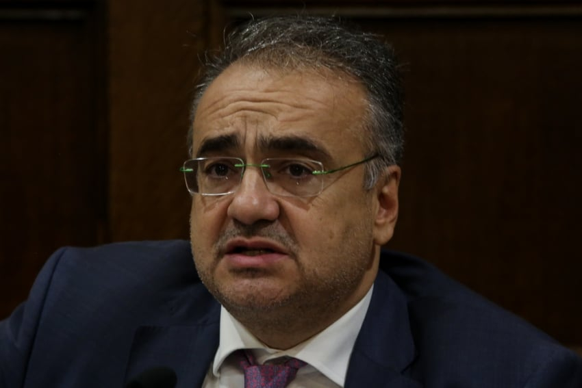 Βερβεσός στηρίζει Ζαχαριάδη για το Δήμο Αθηναίων με… ένορκη βεβαίωση!
