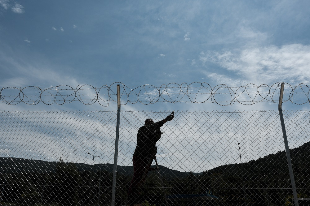 Προσφυγικό: Υπερτιμολογήσεις, κακοδιαχείριση, κινήσεις εν κρυπτώ – Το «πάρτι» της Μαλακάσας