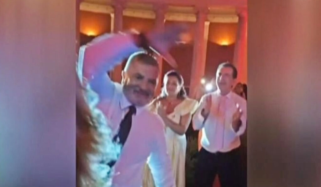 Στον ρυθμό του Πατούλη «χορεύει» η ΝΔ – Από την «οργή» στις «δεύτερες σκέψεις» Μητσοτάκη για την Αττική
