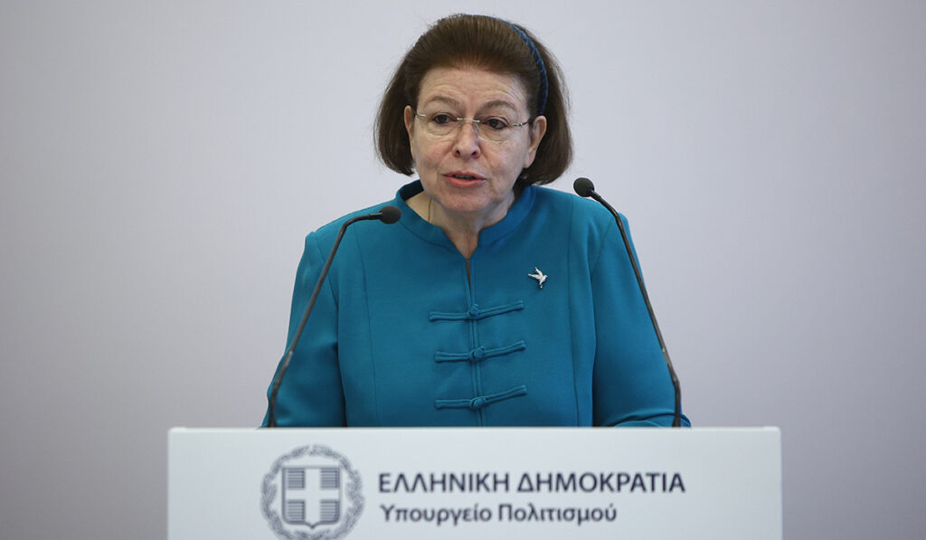 Με κορονοϊό η Μενδώνη, δεν θα παραστεί στα εγκαίνια του ανακτόρου του Φιλίππου Β’