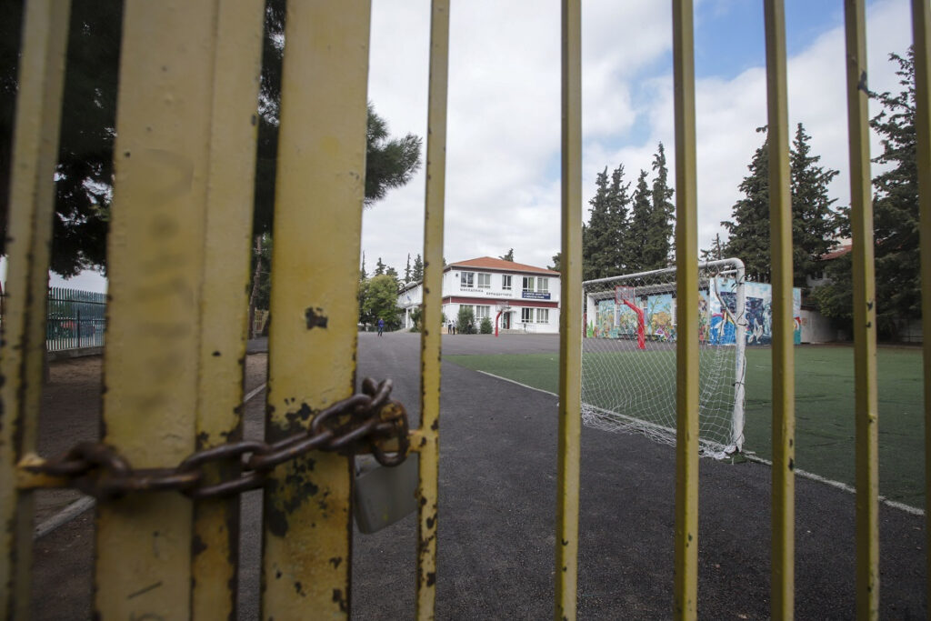 Έκλεισε σχολείο στη Λέσβο λόγω διαρροής πετρελαίου – Πώς γίνονται τα μαθήματα
