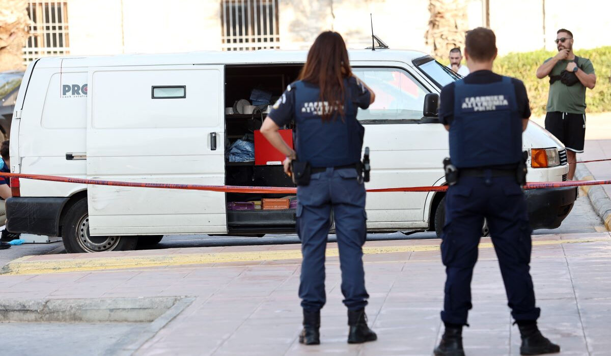 Ληστεία στο Λαύριο: Πολλά τα λάθη ασφαλείας της χρηματαποστολής – «Έτοιμο για… ασφαλές ξόδεμα το 1 εκατ.»