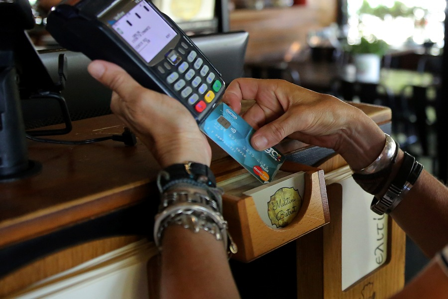 Ανενεργό το 50% των POS – Ποιοι επαγγελματίες τ’ αποφεύγουν