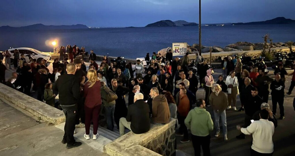 Αναβρασμός στη Νίσυρο: Πατέρας κατήγγειλε σεξουαλική κακοποίηση του παιδιού του και κινδυνεύει με απέλαση