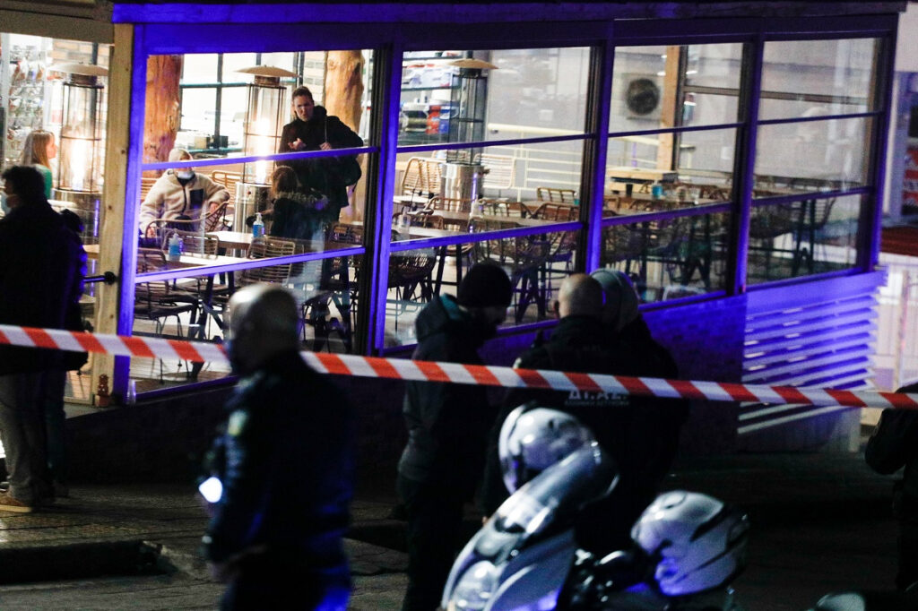 Βούλα: Σύλληψη δύο ατόμων για την ένοπλη συμπλοκή έξω από φούρνο