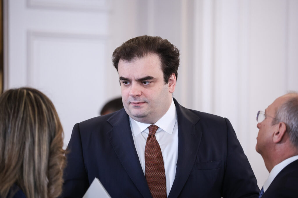 Μαζί με τα ιδιωτικά ΑΕΙ, η κυβέρνηση ετοιμάζει και αλλαγές στα δημόσια πανεπιστήμια