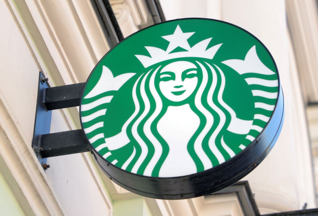 Starbucks τέλος στη Ρωσία –  Η αλυσίδα ενώνεται με την McDonald’s