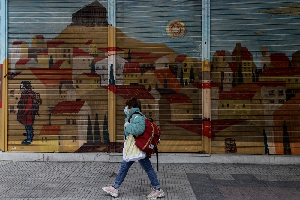 «Καμπανάκι» από τον ΠΟΥ: Μην βιάζεστε με την χαλάρωση των μέτρων