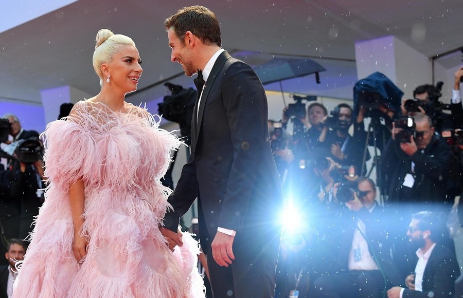 Lady Gaga: Θέλαμε ο κόσμος να πιστέψει ότι ήμασταν ερωτευμένοι με τον Μπράντλεϊ