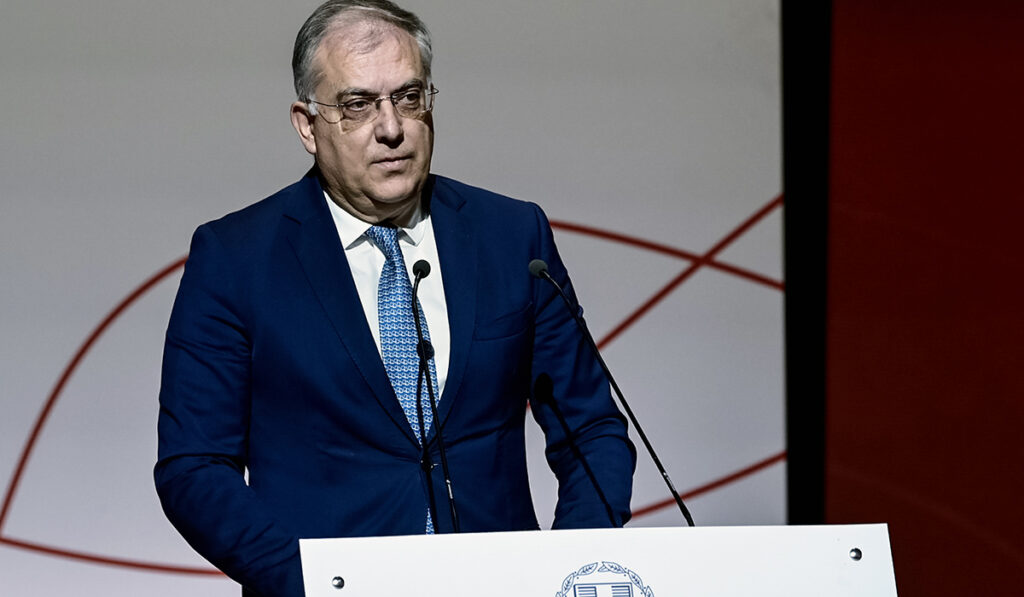 Θεοδωρικάκος: Ολική επέκταση του φράχτη στον Έβρο – Θα γίνουν και τα 140 χλμ