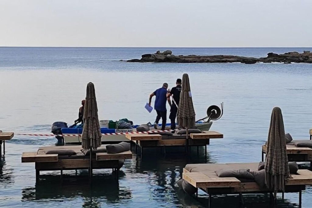 Επιχείρηση «ξήλωμα πλωτής ξαπλώστρας»: Σφραγίστηκε ξανά το beach bar στη Ρόδο – Φωτογραφίες
