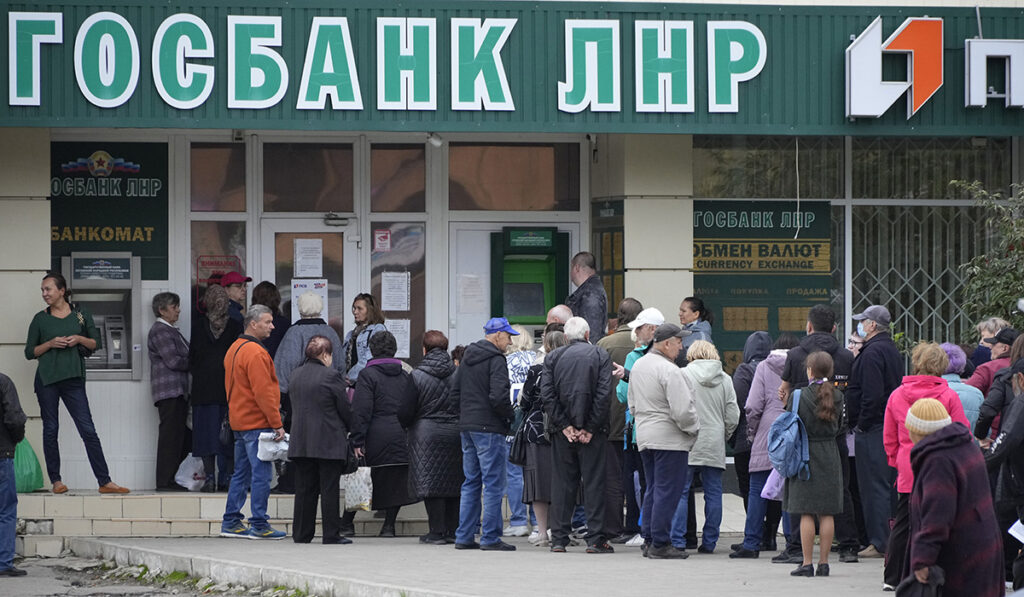 Οι ρωσικές τράπεζες αποκόμισαν κέρδη ύψους 203 δισ. ρουβλίων το 2022