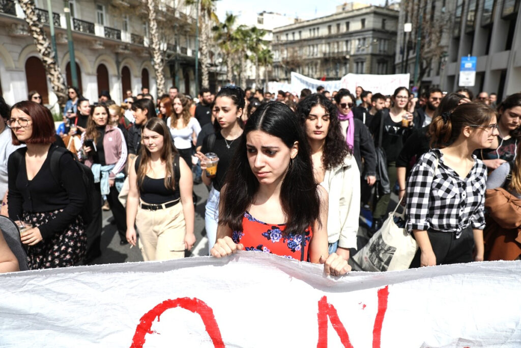 Πανελλαδική απεργία σήμερα: Μεγάλες συγκεντρώσεις σε όλη την Ελλάδα – Τι ισχύει για τα ΜΜΜ