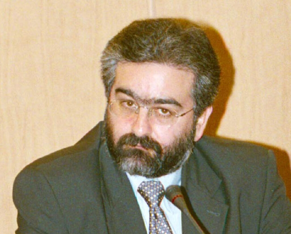 Κώστας Βενιζέλος: Κυπριακό σχεδόν μισός αιώνας – Οι υποχωρήσεις τού άλλαξαν χαρακτήρα