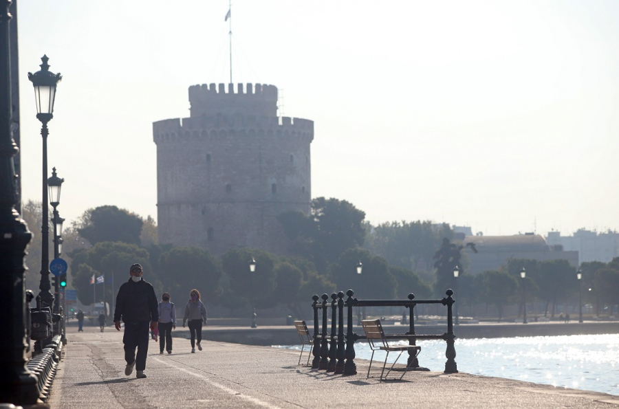 Έρχονται νέα μέτρα και ένας χειμώνας με κοκτέιλ κορονοϊού και γρίπης