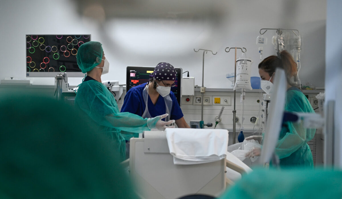 Κρούσματα σήμερα 1/2: 103 νεκροί, 24.308 οι νέες μολύνσεις – Ανακοίνωση ΕΟΔΥ