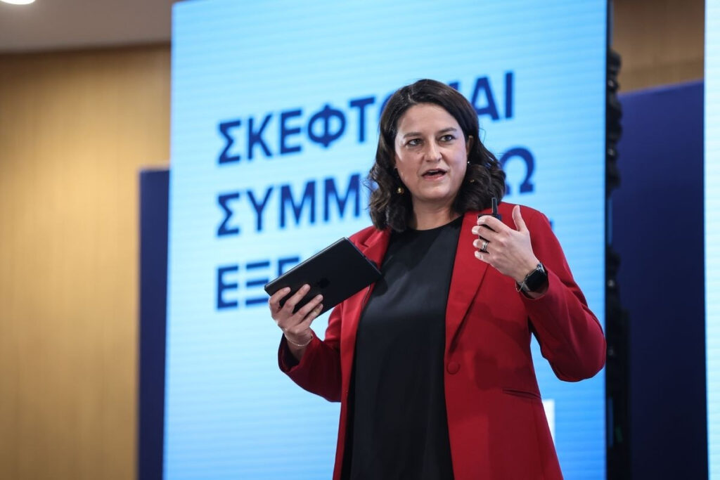 Εξετάσεις Pisa 2023: Ξανά η Κεραμέως κατά των εκπαιδευτικών – Αγωγή για την απεργία