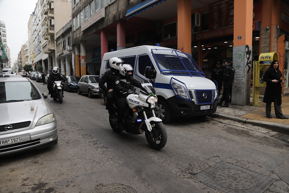 Άγιος Παντελεήμονας: Κατήγγειλαν ξυλοδαρμό κοπέλας για να στήσουν ενέδρα στη ΔΙ.ΑΣ.