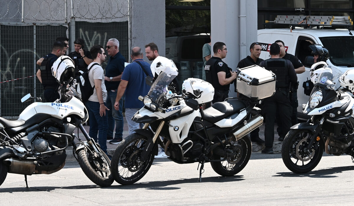 Γκάζι: Πώς δρούσαν οι «σκληροί» που συνελήφθησαν από το Εκβιαστών – Ξυλοδαρμοί σε κλαμπ, με όπλα σε γήπεδα