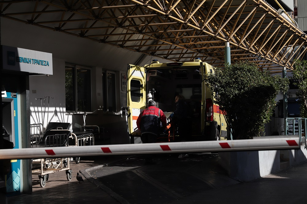 Κρούσματα σήμερα 20/11: Ανησυχία για νέο υψηλό μολύνσεων και θανάτων στην ανακοίνωση του ΕΟΔΥ