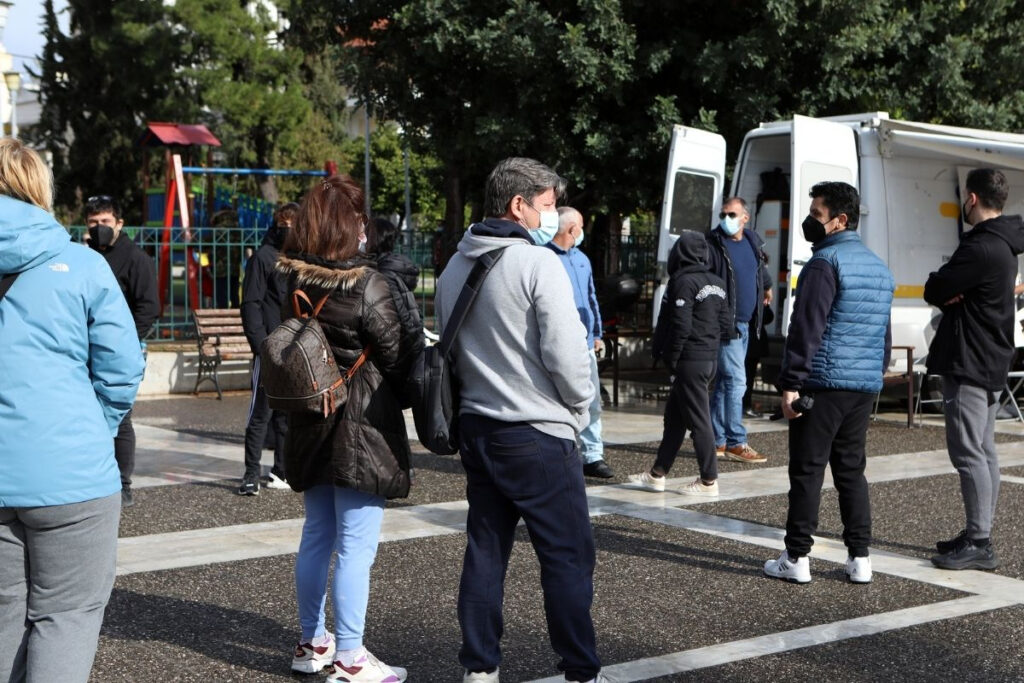 Rapid test: Τι άλλαξε και τι ισχύει για χιλιάδες εργαζόμενους
