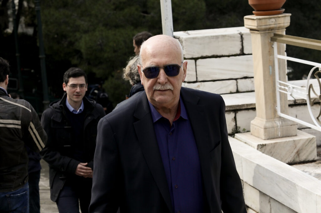 Γιώργος Παπαδάκης: «Έβρεχε φωτιά» – «Οι εθελοντές έσωσαν το σπίτι μου»