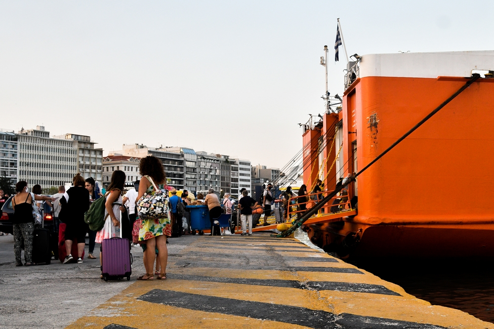 Κορονοϊός: Ανησυχία για τα κρούσματα και την επιστροφή των αδειούχων