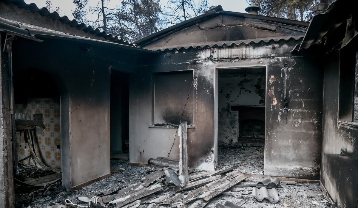 Φωτιές: Στις 419 οι ακατάλληλες κατοικίες – Ξεκίνησαν οι αυτοψίες και στα Βίλια