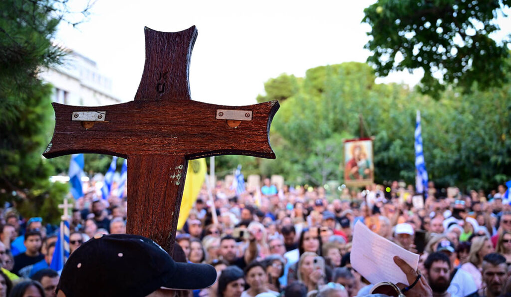 Θεσσαλονίκη: Χρειαζόταν νέα ταυτότητα για να ταξιδέψει, αλλά λόγω των αρνητών περίμενε… 36 ώρες στην ουρά