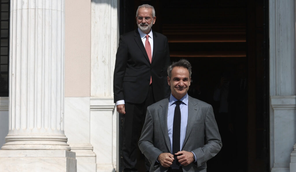 Ο Σαρμάς εκθέτει Μητσοτάκη…