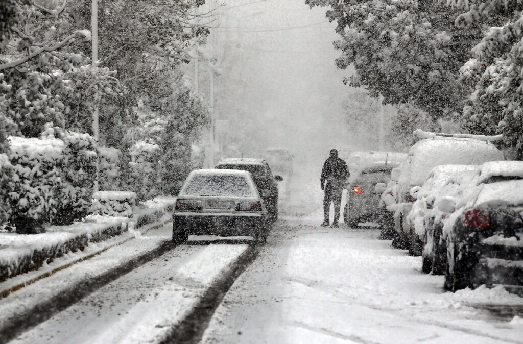 Κλειστοί δρόμοι: Τι γίνεται σε Μεσογείων, Κηφισίας – Απροσπέλαστη η Αθήνα