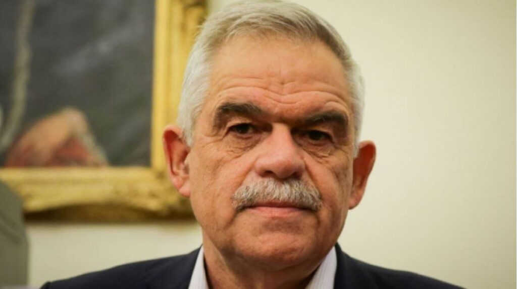 Νίκος Τόσκας: Η πολιτική «ανάθεσης» των εθνικών θεμάτων από την κυβέρνηση στις μεγάλες δυνάμεις