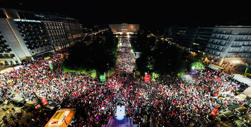 Πλήθος κόσμου και μεγάλο πάθος στην συγκέντρωση του ΣΥΡΙΖΑ στην Αθήνα (Φωτο – Βίντεο)