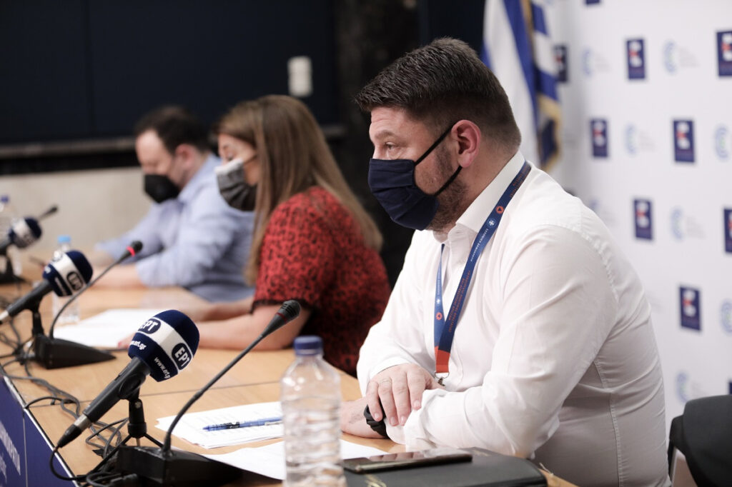 Κορονοϊός: Αλλάζει η ενημέρωση, πλέον μόνο δύο φορές τη βδομάδα