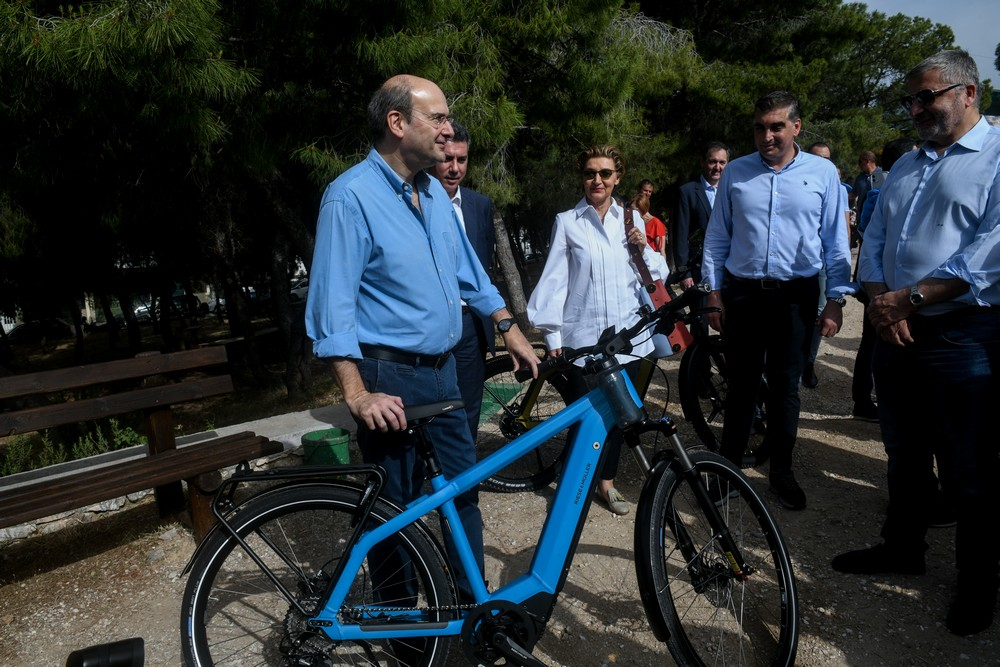 Χατζηδάκης: Την Πέμπτη η παρουσίαση του σχεδίου για την ηλεκτροκίνηση