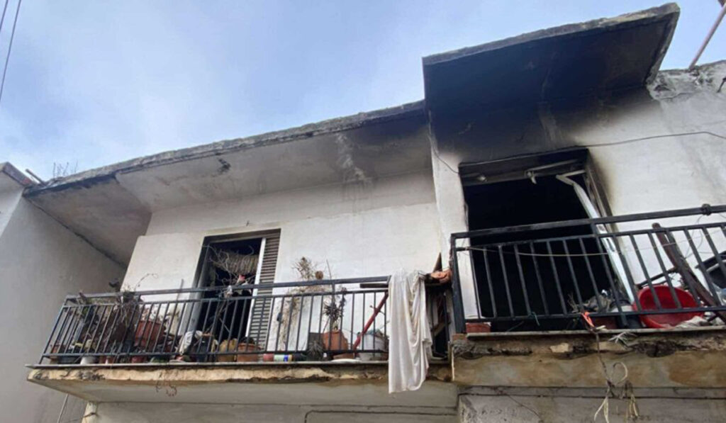 Τραγωδία στην Καλαμάτα: Άνδρας εντοπίστηκε νεκρός μετά από φωτιά στο σπίτι του