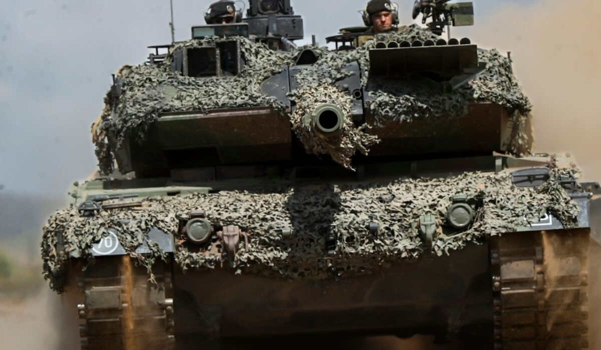 Έριξε πρόστιμο 25 εκατομμυρίων ο Δένδιας στους Γερμανούς για τα άρματα Leopard