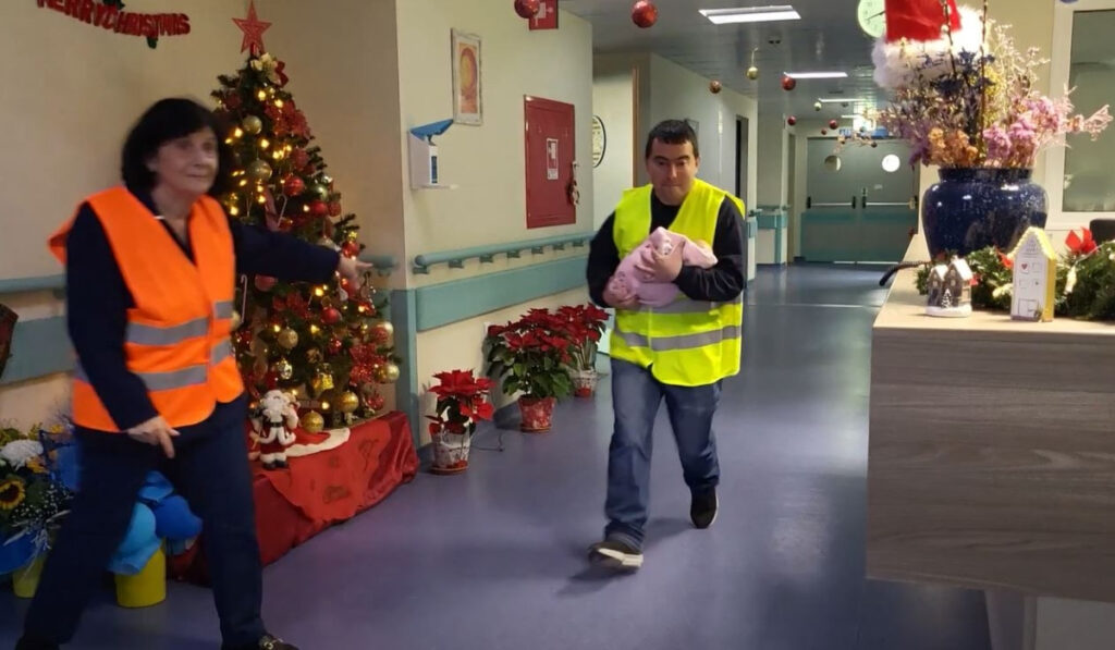 Η άσκηση αρπαγής μωρού στο Νοσοκομείο Λευκάδας που έγινε viral – «Το μωρό, το μωρό!»