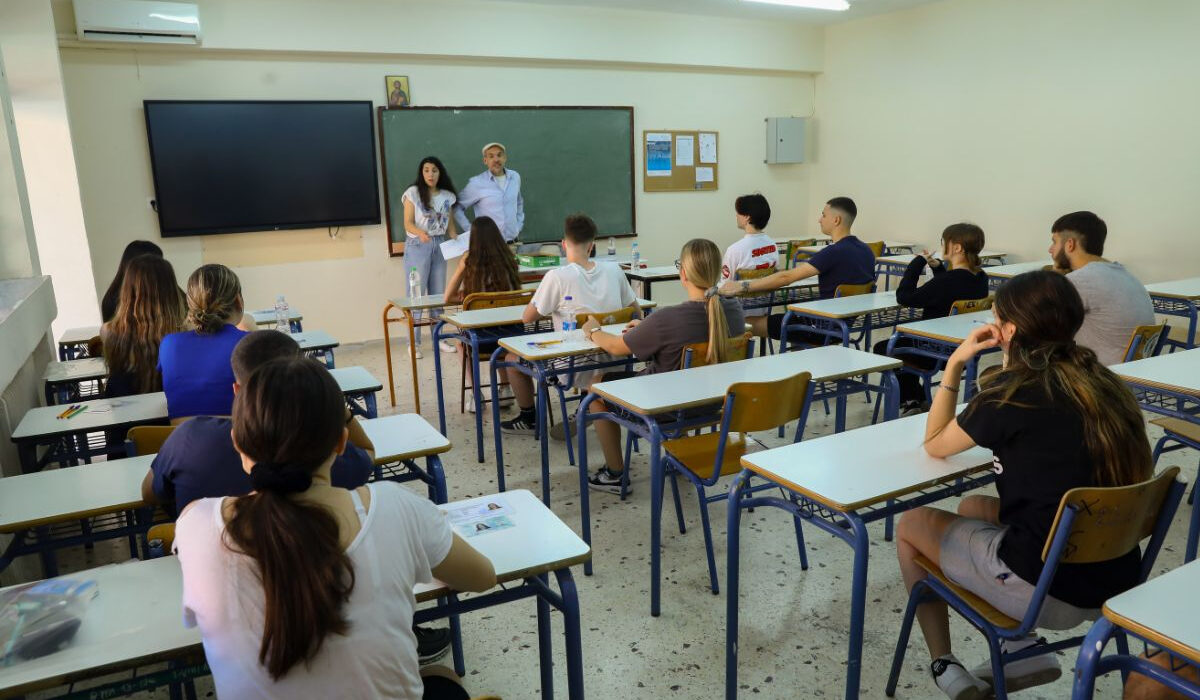 Φινάλε στις Πανελλήνιες 2024 για τα ΓΕΛ: Θέματα – απαντήσεις σε Ιστορία, Φυσική, Οικονομία