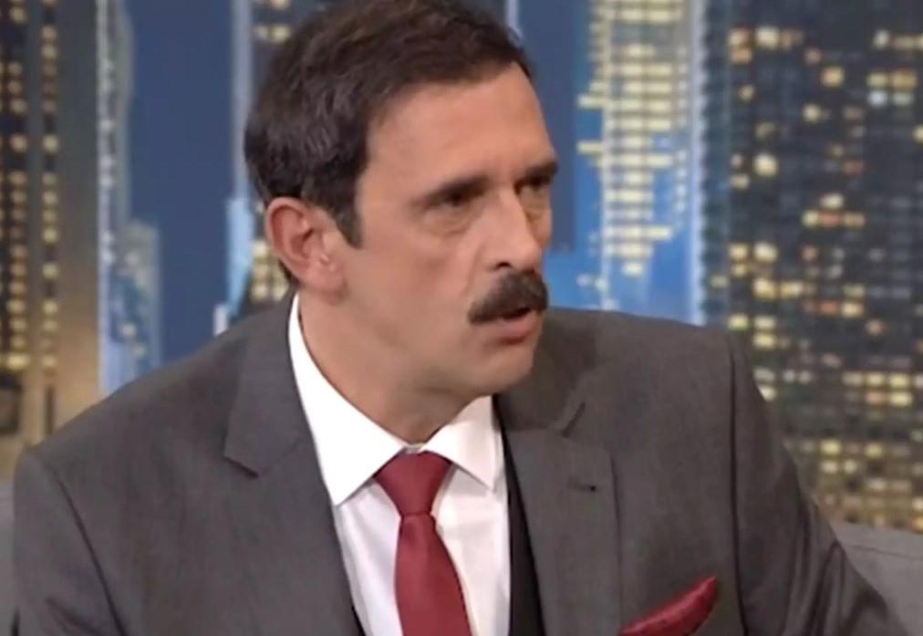 Λεωνίδας Κακούρης: Μαγάρισε την ποίηση και το θέατρο για να κάνει ψωνιστήρι και το ψώνιο του