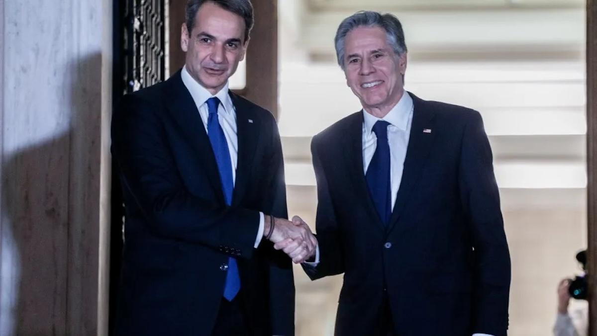 Ο Μπλίνκεν πήγε με «F-16» στην Πόλη και προσγειώνεται με «F-35» στα Χανιά