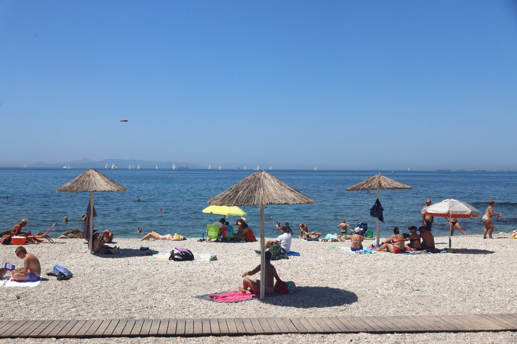 Αρχίζει το πιο δύσκολο διήμερο με σκόνη και ζέστη – 10 περιοχές με 38άρια και 40άρια